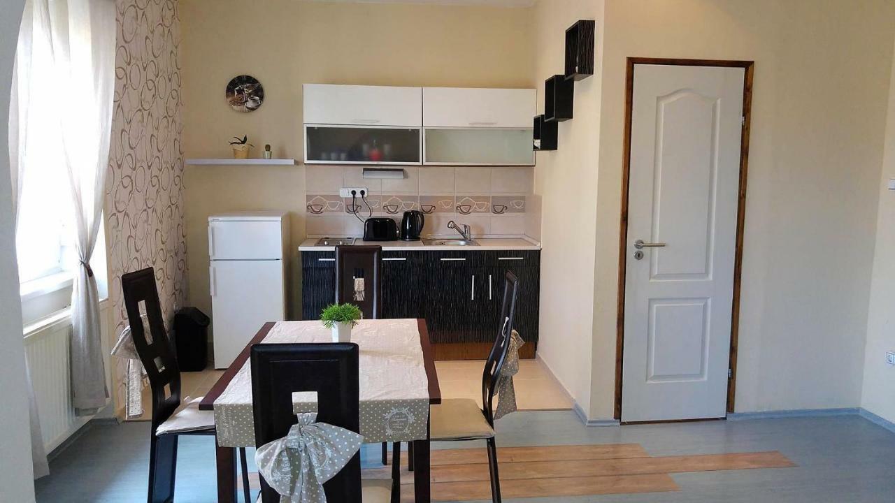 Hotel 264 lépés Vendégház Sárvár Esterno foto