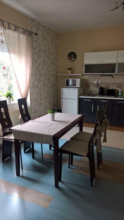 Hotel 264 lépés Vendégház Sárvár Esterno foto