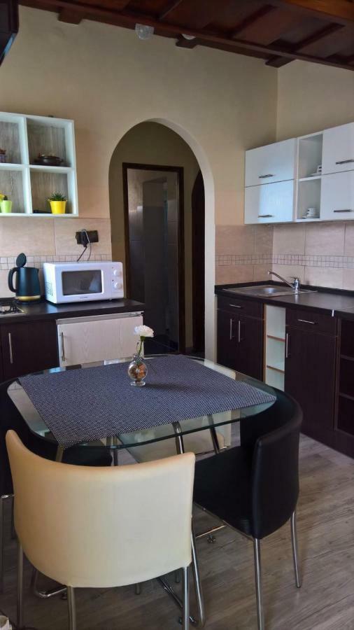 Hotel 264 lépés Vendégház Sárvár Esterno foto
